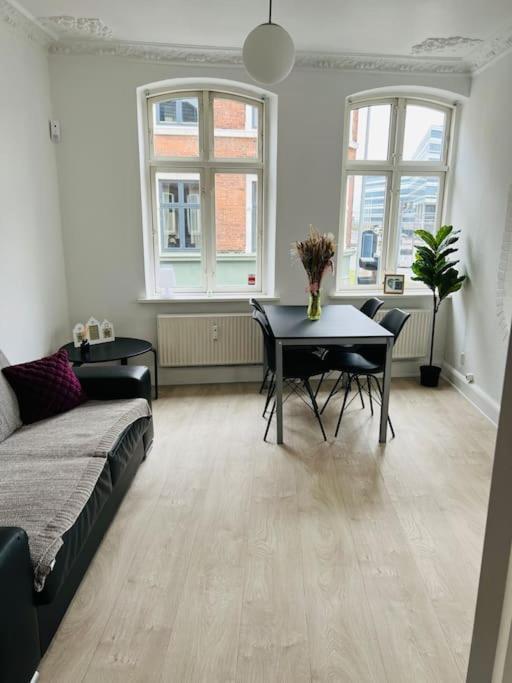 Lägenhet Lovely 1-bedroom In C