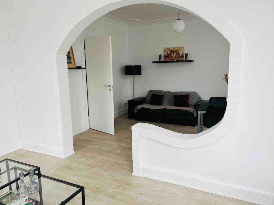 Lovely 1-bedroom In C Lägenhet