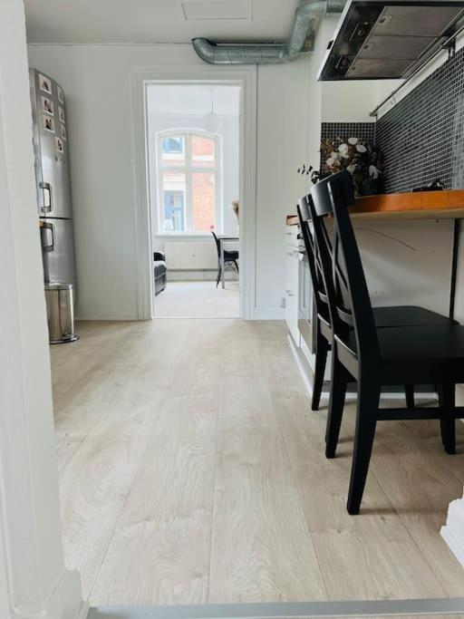 Lovely 1-bedroom In C Lägenhet Århus