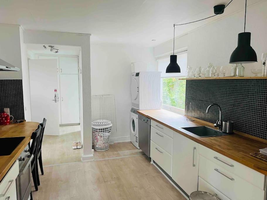 Lovely 1-bedroom In C Апартаменты